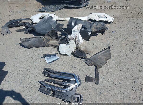 1FMCU0GD2HUE40070 2017 FORD ESCAPE White ხელსაწყოთა პანელის ხედი