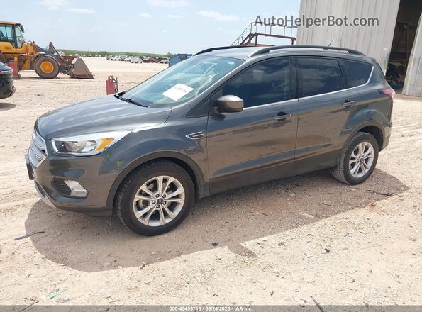 1FMCU0GD2JUD28990 2018 FORD ESCAPE Gray Առջևի ձախ երեք քառորդ տեսարան