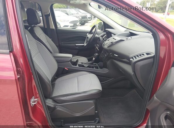 1FMCU0GD3HUC44171 2017 FORD ESCAPE Красный Вид салона спереди