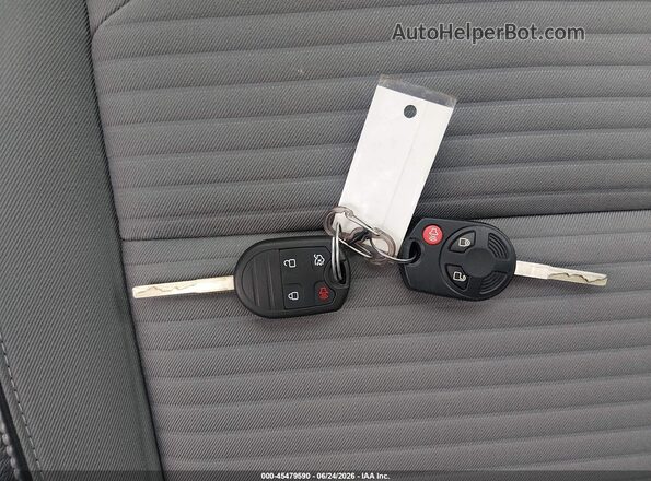 1FMCU0GD3HUC44171 2017 FORD ESCAPE Красный Вид панели приборов
