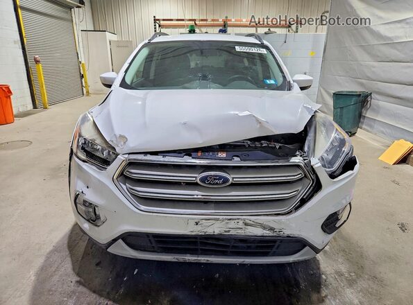 1FMCU0GD3JUB75293 2018 FORD ESCAPE White Widok z przodu