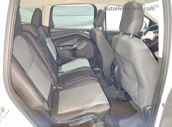 1FMCU0GD3JUB75293 2018 FORD ESCAPE White Widok wnętrza z tyłu