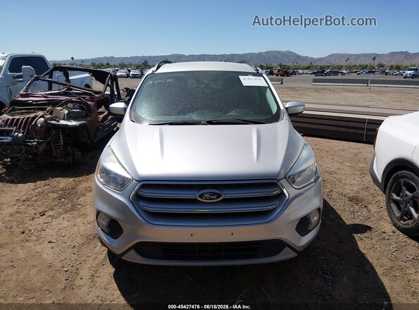 1FMCU0GD3JUB75441 2018 FORD ESCAPE Silver Դիմացի տեսք