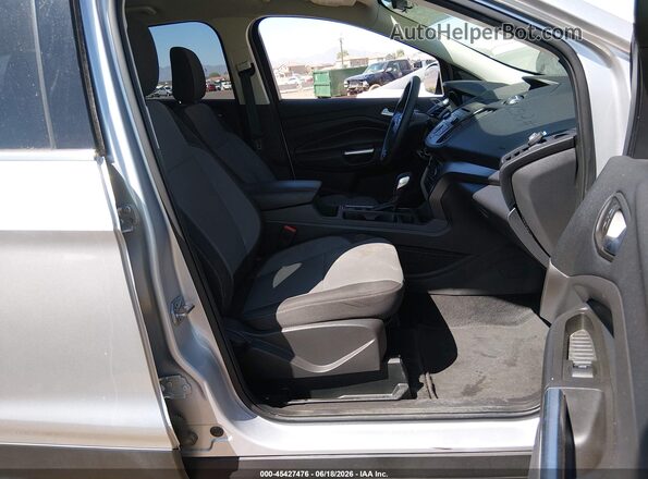 1FMCU0GD3JUB75441 2018 FORD ESCAPE Silver Սալոնի դիմացի տեսք