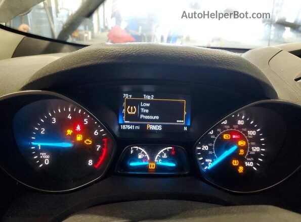 1FMCU0GD3JUC04596 2018 FORD ESCAPE Gray Vista del cuadro de instrumentos