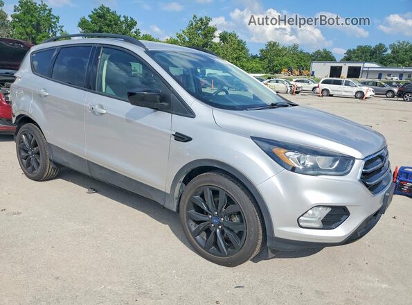 1FMCU0GD3KUB30825 2019 FORD ESCAPE Серебряный Передняя правая четверть