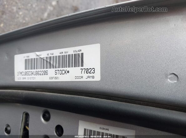 1FMCU0GD3KUB62206 2019 FORD ESCAPE Silver ძრავის განყოფილების ხედი