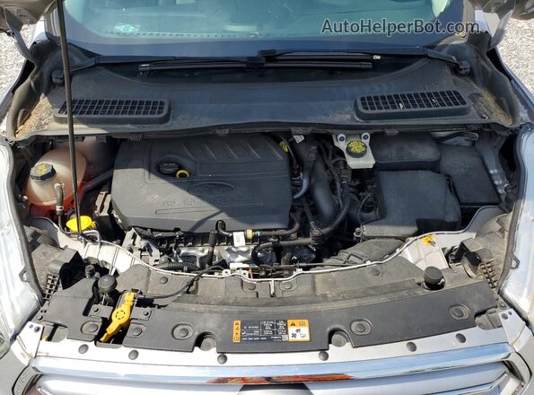 1FMCU0GD4HUB21110 2017 FORD ESCAPE Silver Vista del compartimento del motor
