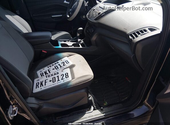 1FMCU0GD4HUC03967 2017 FORD ESCAPE Black Front interior view