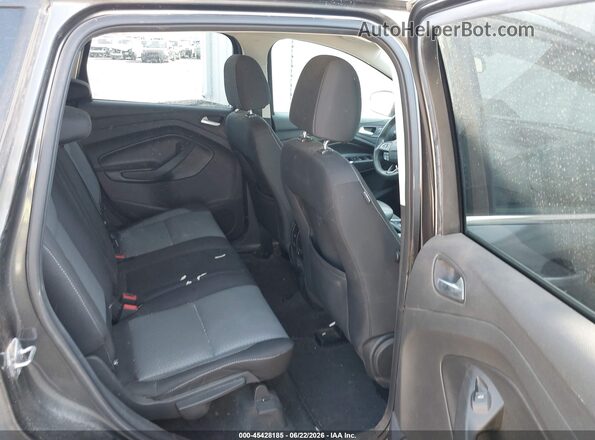 1FMCU0GD4HUC10160 2017 FORD ESCAPE Gray Widok naklejki z numerem VIN