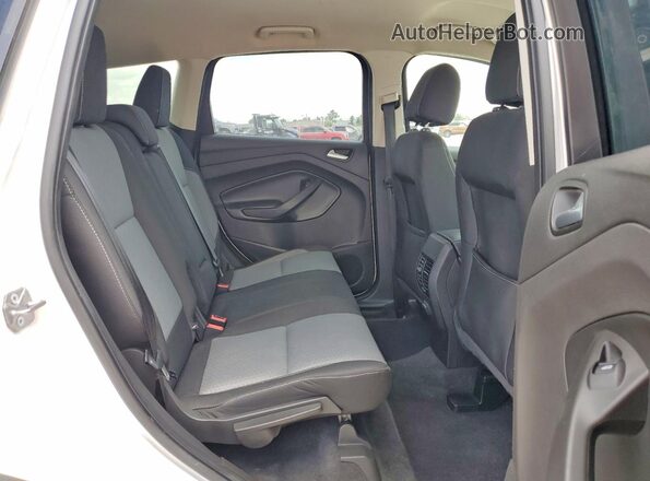 1FMCU0GD4HUC72559 2017 FORD ESCAPE White Вид задньої частини салону