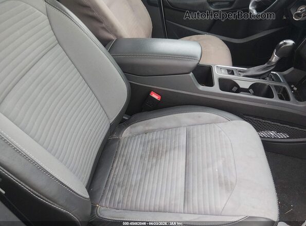 1FMCU0GD4HUC85781 2017 FORD ESCAPE White წინა სალონის ხედი
