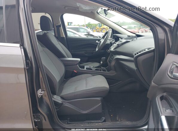 1FMCU0GD4HUD49902 2017 FORD ESCAPE Gray Սալոնի դիմացի տեսք