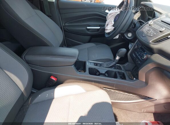 1FMCU0GD4HUE02033 2017 FORD ESCAPE White წინა სალონის ხედი