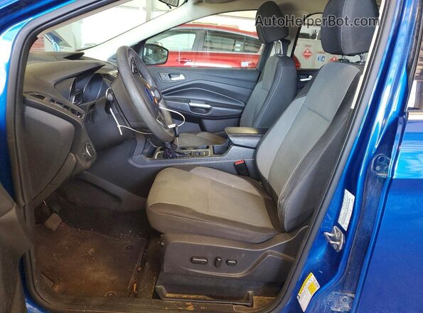 1FMCU0GD4HUE35937 2017 FORD ESCAPE Blue Widok wnętrza z przodu