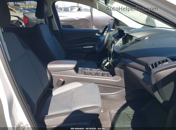 1FMCU0GD4KUA35707 2019 FORD ESCAPE Белый Вид салона спереди