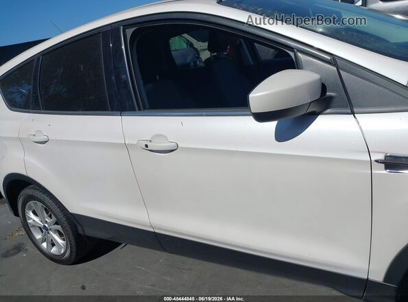 1FMCU0GD4KUA35707 2019 FORD ESCAPE Белый Вид задней части салона