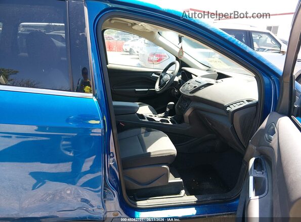 1FMCU0GD5HUA18097 2017 FORD ESCAPE Blue Widok wnętrza z przodu