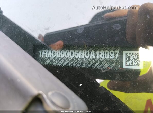 1FMCU0GD5HUA18097 2017 FORD ESCAPE Blue Widok komory silnika