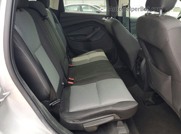 1FMCU0GD5KUA38339 2019 FORD ESCAPE Silver Widok wnętrza z tyłu