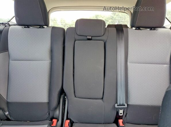 1FMCU0GD5KUA38339 2019 FORD ESCAPE Silver Widok tylnych siedzeń