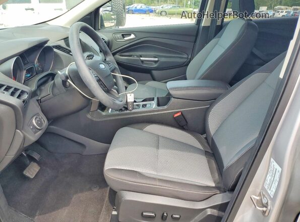 1FMCU0GD5KUA38339 2019 FORD ESCAPE Silver Widok wnętrza z przodu