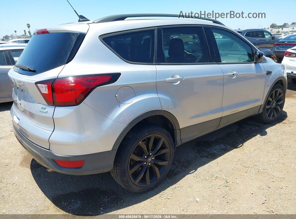 1FMCU0GD5KUB80500 2019 FORD ESCAPE Silver Tył prawy