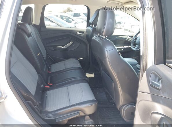 1FMCU0GD5KUB80500 2019 FORD ESCAPE Silver Widok naklejki z numerem VIN