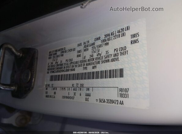 1FMCU0GD5KUB81906 2019 FORD ESCAPE White Widok komory silnika