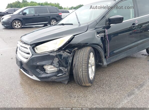 1FMCU0GD6HUC32239 2017 FORD ESCAPE Black Widok z przodu