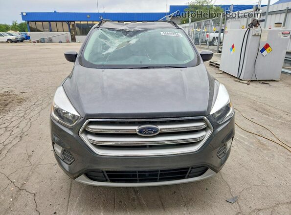 1FMCU0GD6JUD35702 2018 FORD ESCAPE Серый Вид спереди