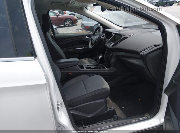 1FMCU0GD6KUC44981 2019 FORD ESCAPE Белый Вид салона спереди