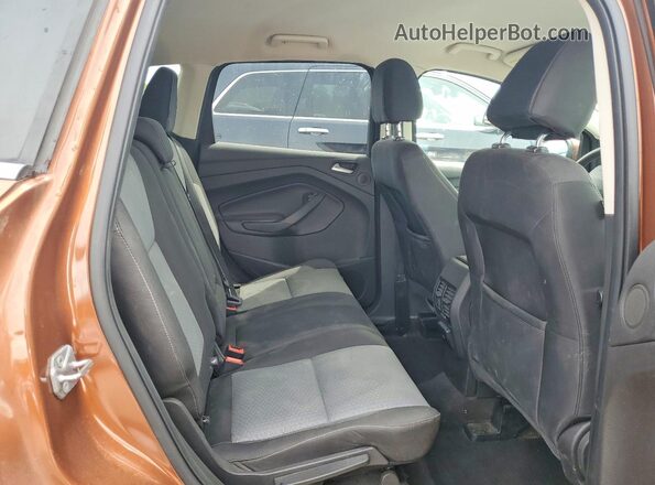1FMCU0GD7HUE69502 2017 FORD ESCAPE Orange Շարժիչի բաժամունքի տեսք