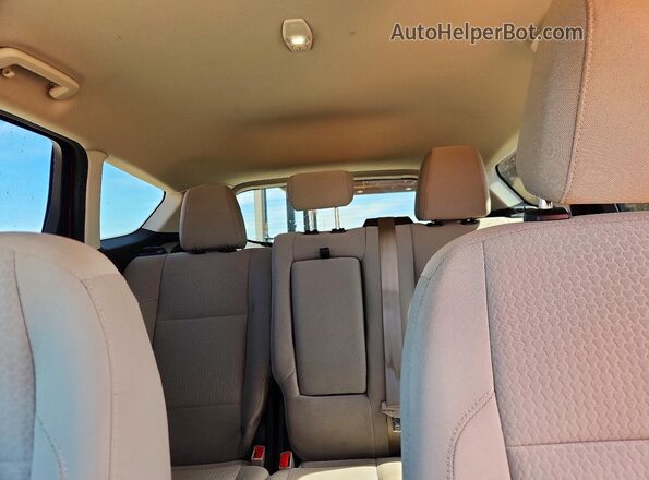 1FMCU0GD7JUC44969 2018 FORD ESCAPE Red Widok tylnych siedzeń