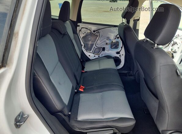 1FMCU0GD7JUD52038 2018 FORD ESCAPE White Rear interior view