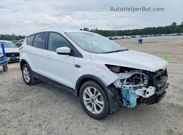 1FMCU0GD7JUD52038 2018 FORD ESCAPE White Front right