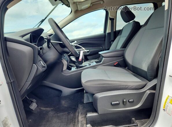 1FMCU0GD7JUD52038 2018 FORD ESCAPE White Front interior view