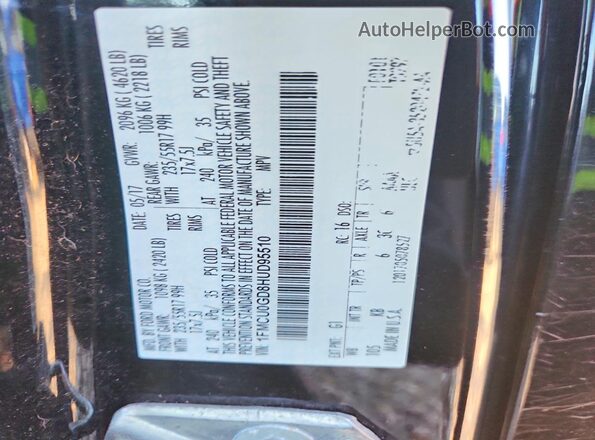 1FMCU0GD8HUD95510 2017 FORD ESCAPE Black Widok komory silnika
