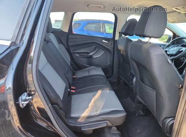 1FMCU0GD8HUD95510 2017 FORD ESCAPE Black Widok tylnych siedzeń