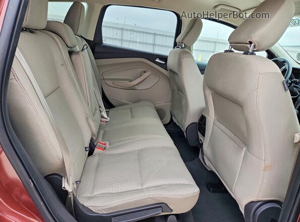 1FMCU0GD8JUB11279 2018 FORD ESCAPE Темно-бордовый Вид задней части салона