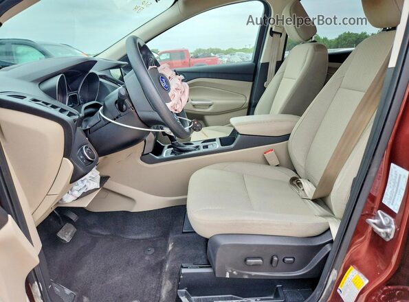 1FMCU0GD8JUB11279 2018 FORD ESCAPE Темно-бордовый Вид салона спереди