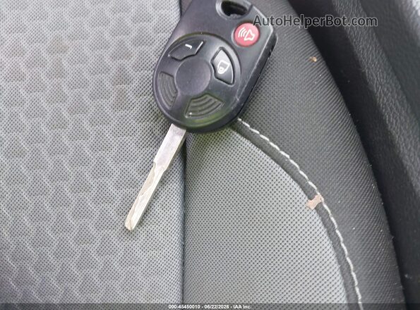 1FMCU0GD9HUA69327 2017 FORD ESCAPE White Vista del salpicadero