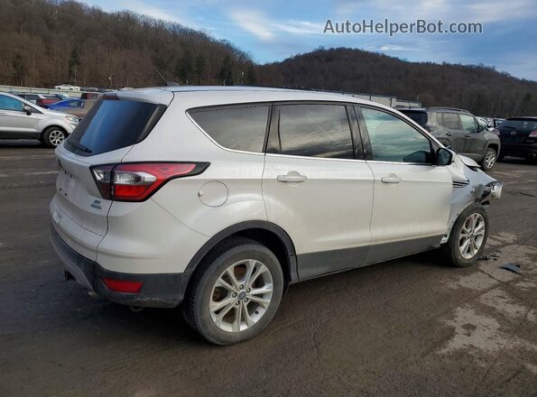 1FMCU0GD9HUB93582 2017 FORD ESCAPE Белый 