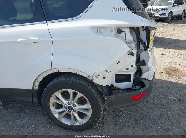 1FMCU0GD9HUC04550 2017 FORD ESCAPE Белый Вид спереди