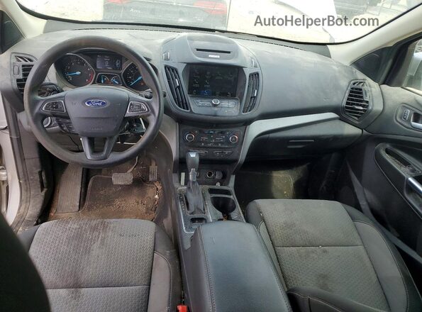 1FMCU0GD9HUD38281 2017 FORD ESCAPE Gray Widok deski rozdzielczej