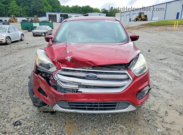 1FMCU0GD9HUE91758 2017 FORD ESCAPE Красный Вид спереди