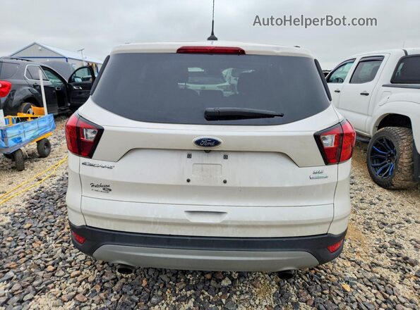 1FMCU0GD9KUA11659 2019 FORD ESCAPE Белый 