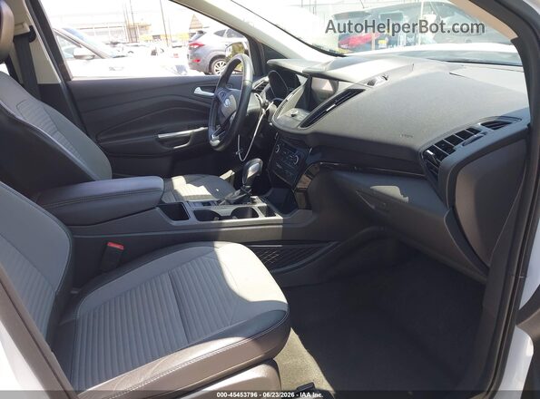 1FMCU0GD9KUB05153 2019 FORD ESCAPE White Widok wnętrza z przodu