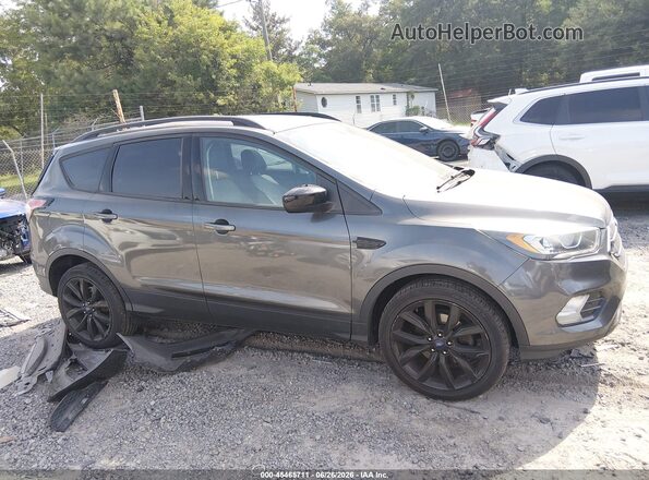 1FMCU0GDXHUA88632 2017 FORD ESCAPE Серый Вид задней части салона
