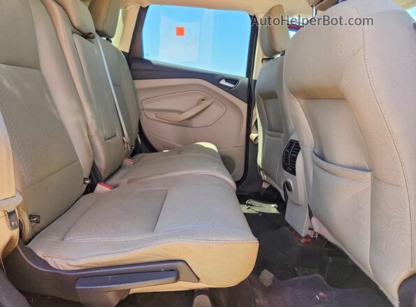 1FMCU0GDXJUB36569 2018 FORD ESCAPE Red Вид задньої частини салону